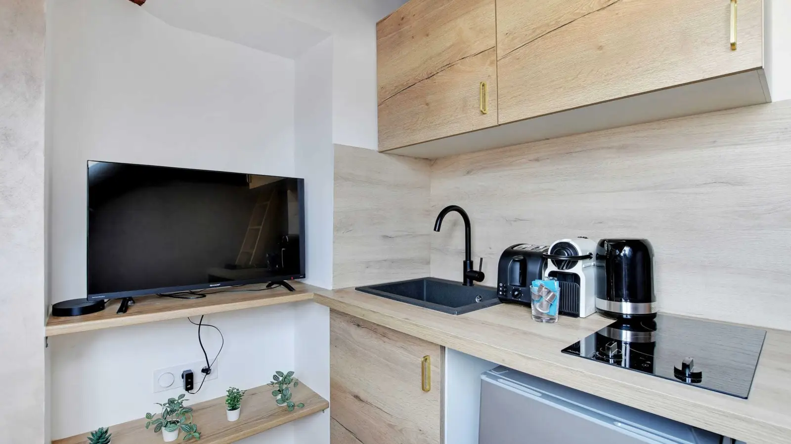 Flat Rue de l'Échaudé in Paris