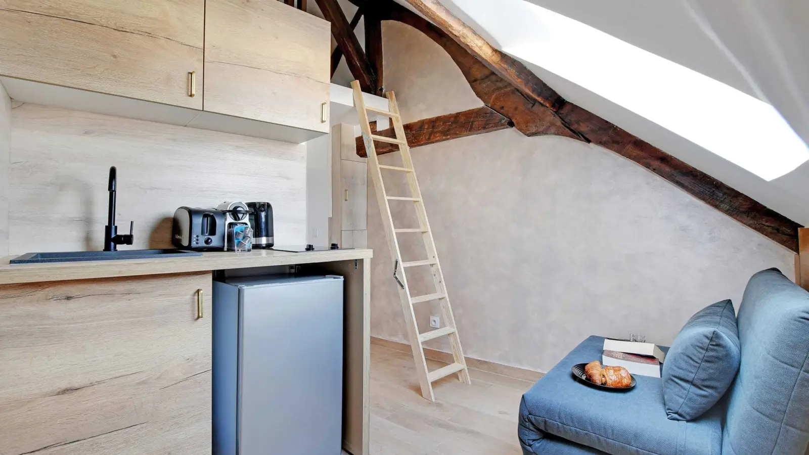 Flat Rue de l'Échaudé in Paris