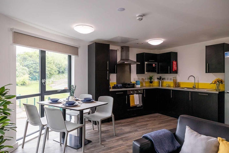 Room Servia Road in Leeds