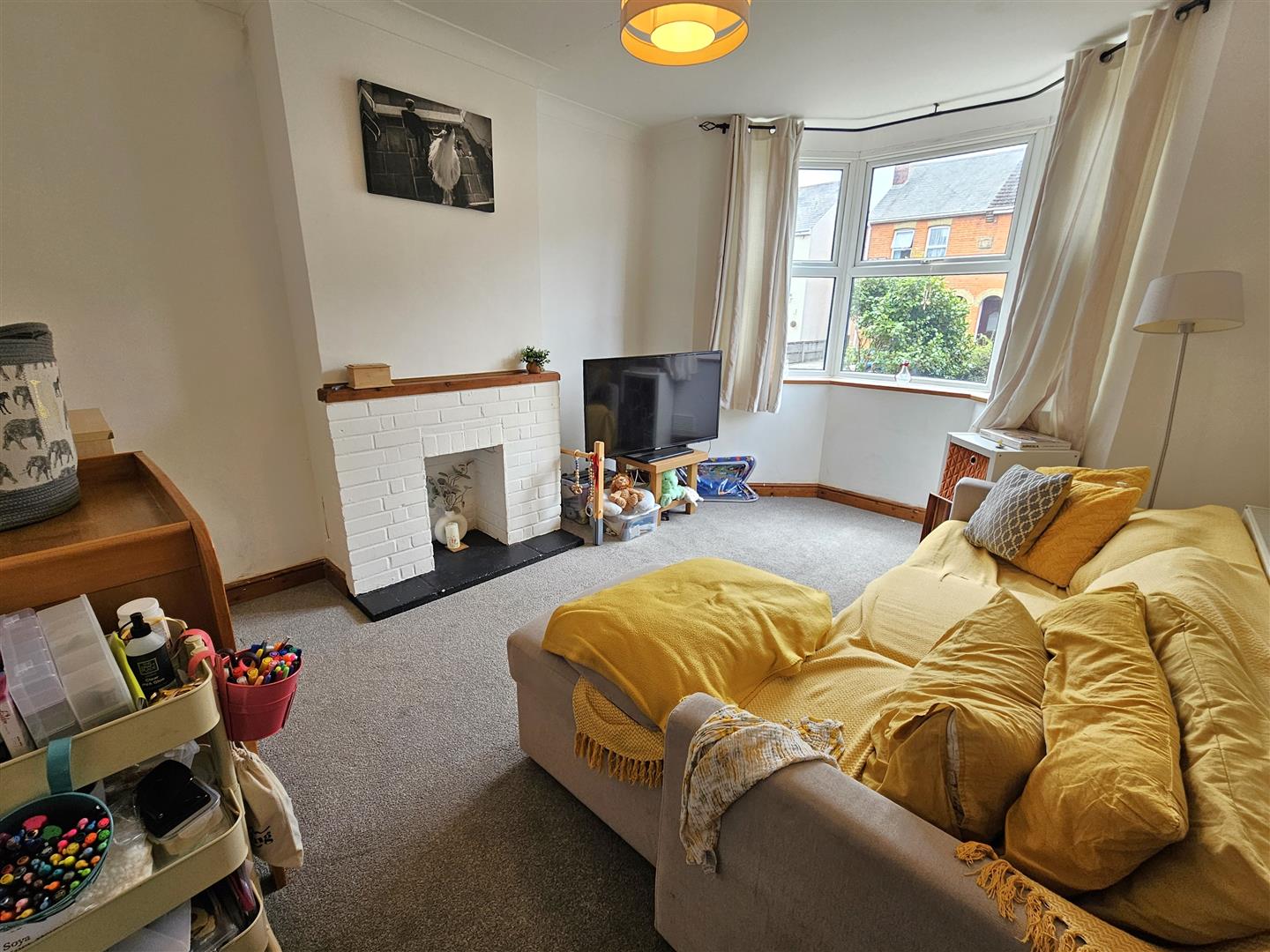 Flat Holly Road in Rushmoor