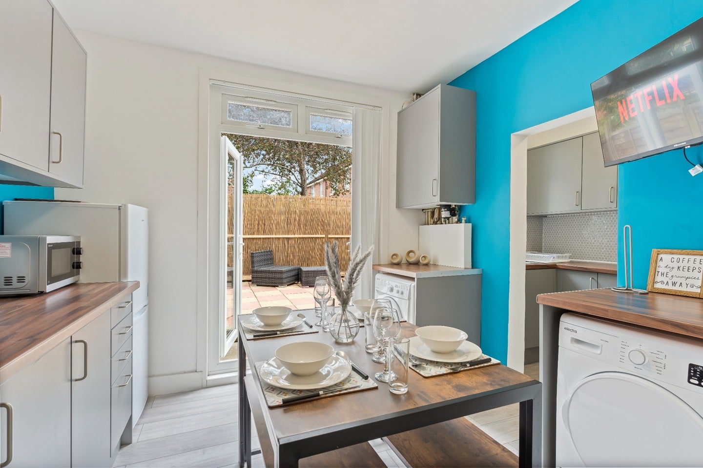 Room Gowan Road in Greater London