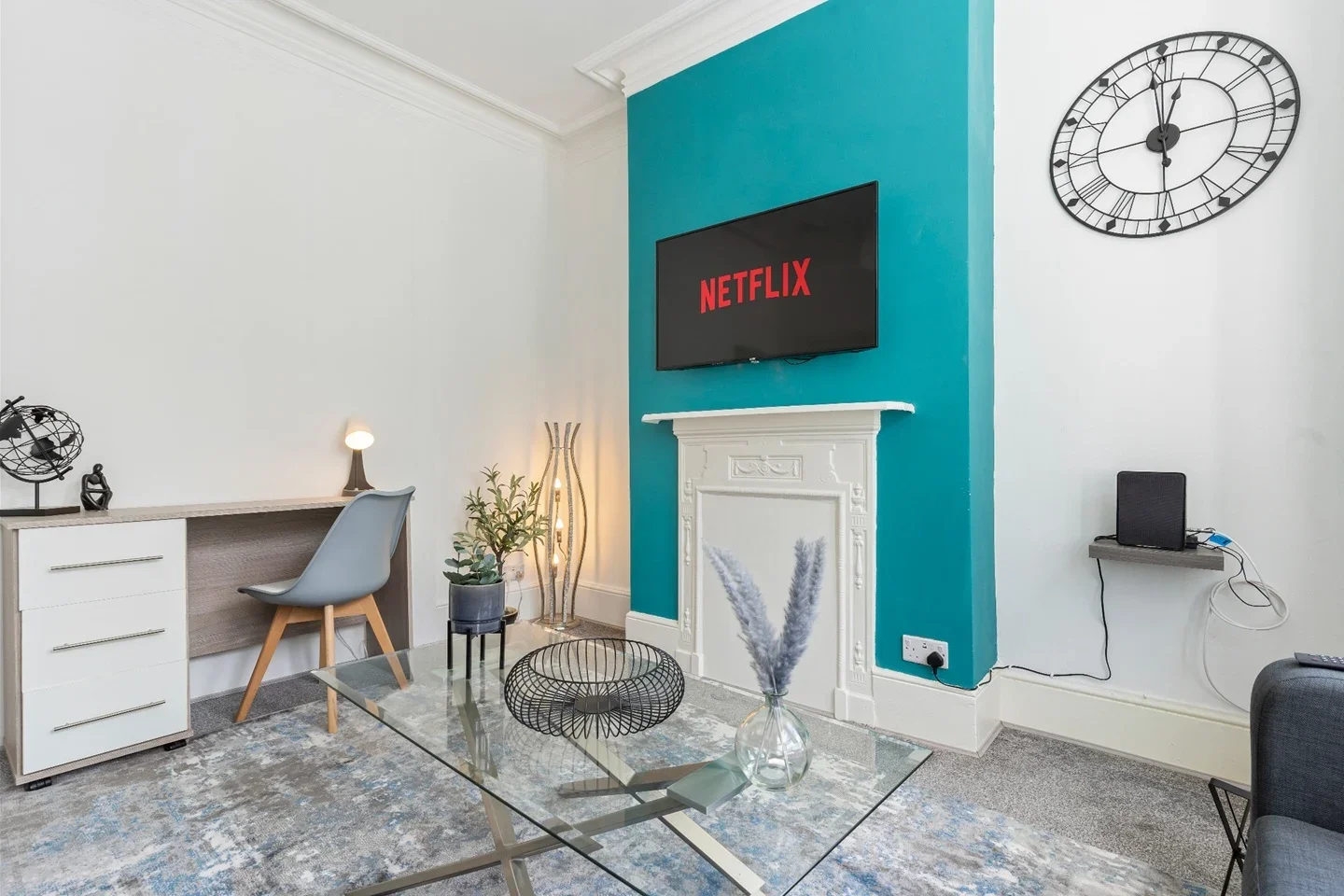 Room Gowan Road in Greater London