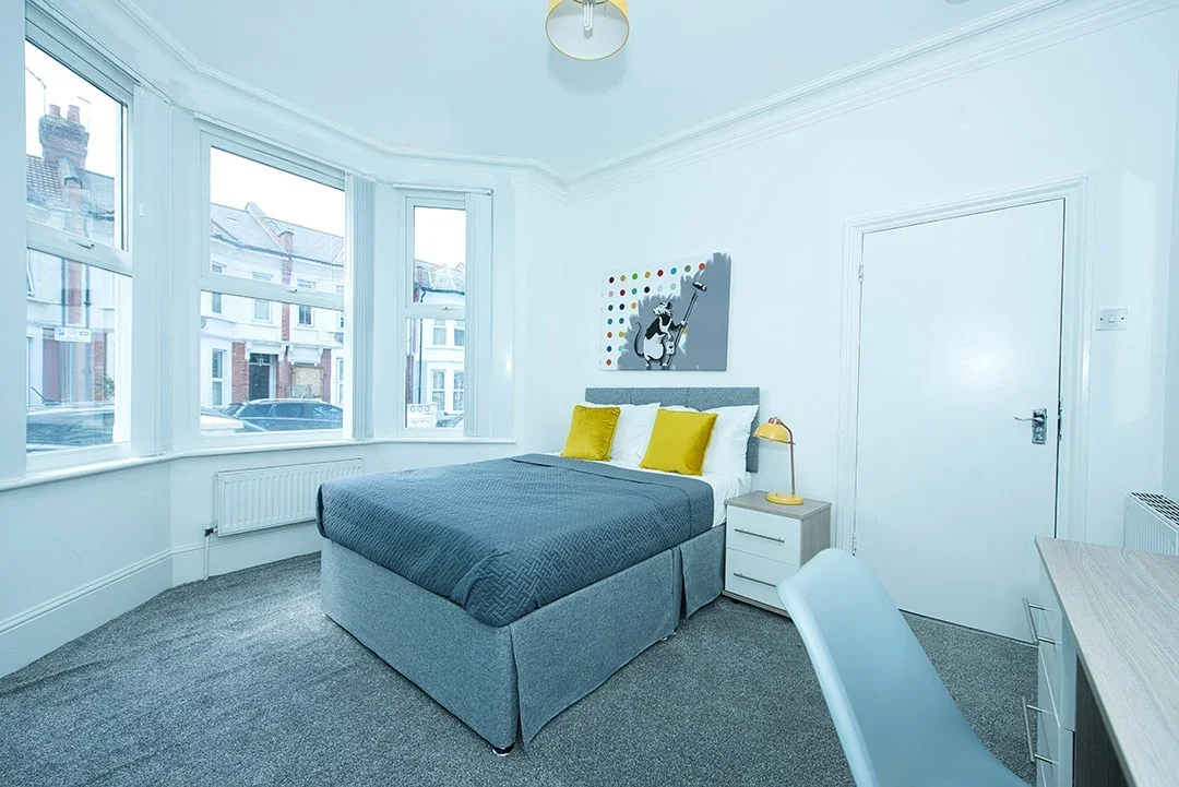 Room Gowan Road in Greater London