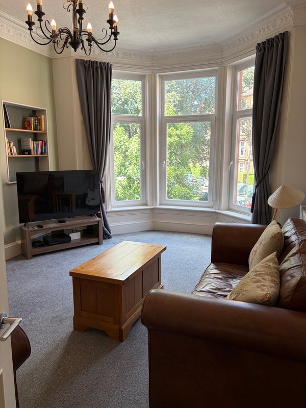 Room Minard Road in Glasgow