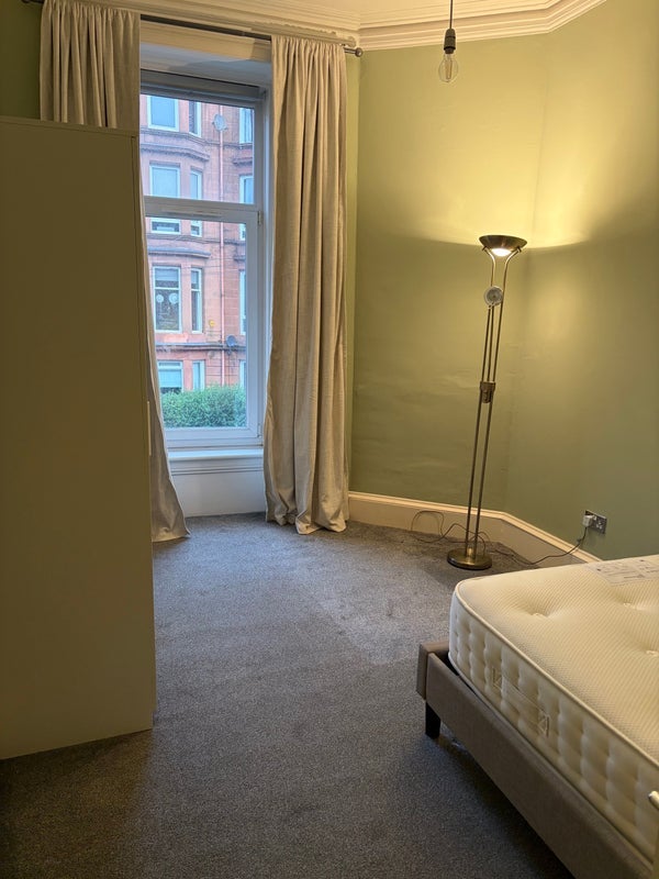Room Minard Road in Glasgow