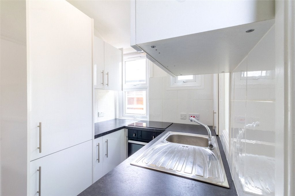 Flat Aylesbury Road in Greater London