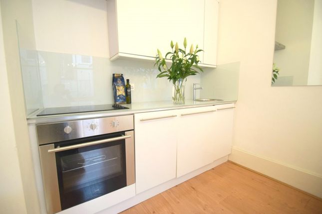 Flat Queensborough Terrace in City of Westminster