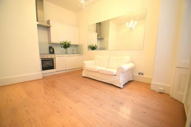 Flat Queensborough Terrace in City of Westminster