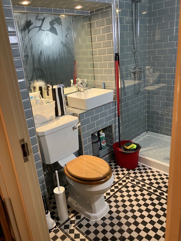 Room Scholars' Place in Greater London