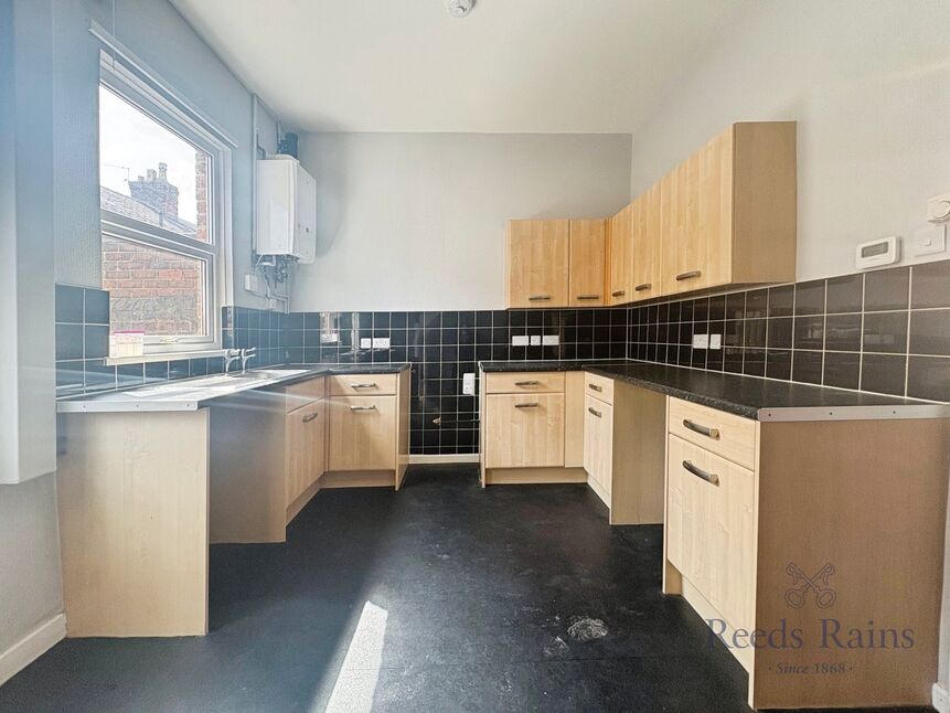 Flat Lovat Road in Preston