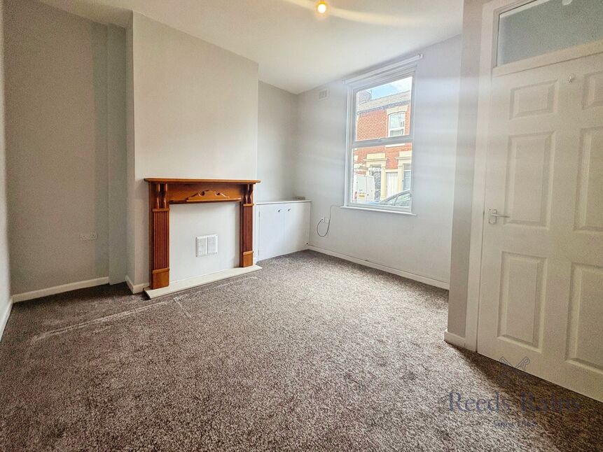Flat Lovat Road in Preston