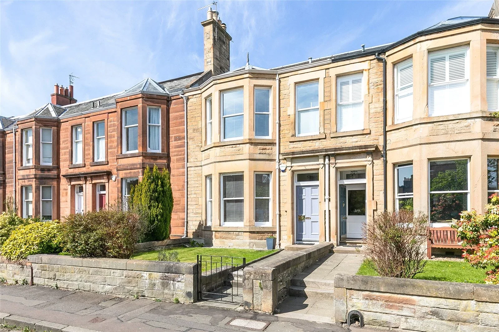 House Comiston Drive in City of Edinburgh