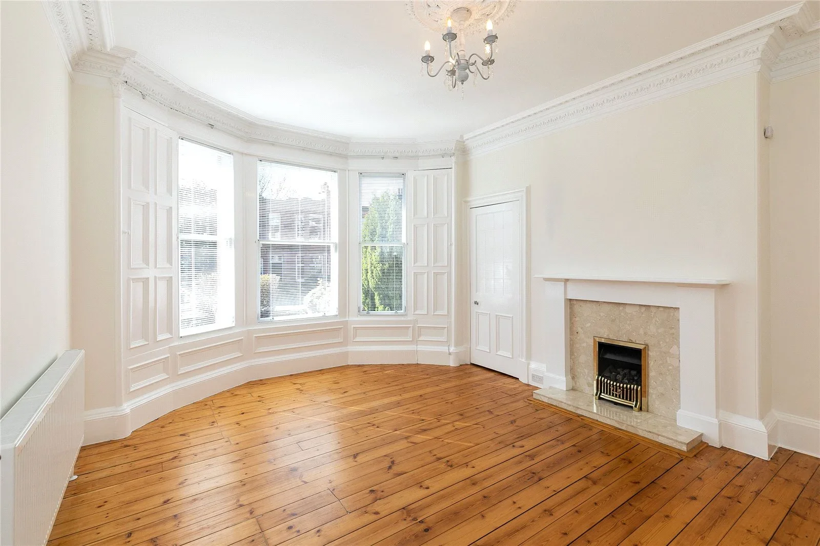 House Comiston Drive in City of Edinburgh