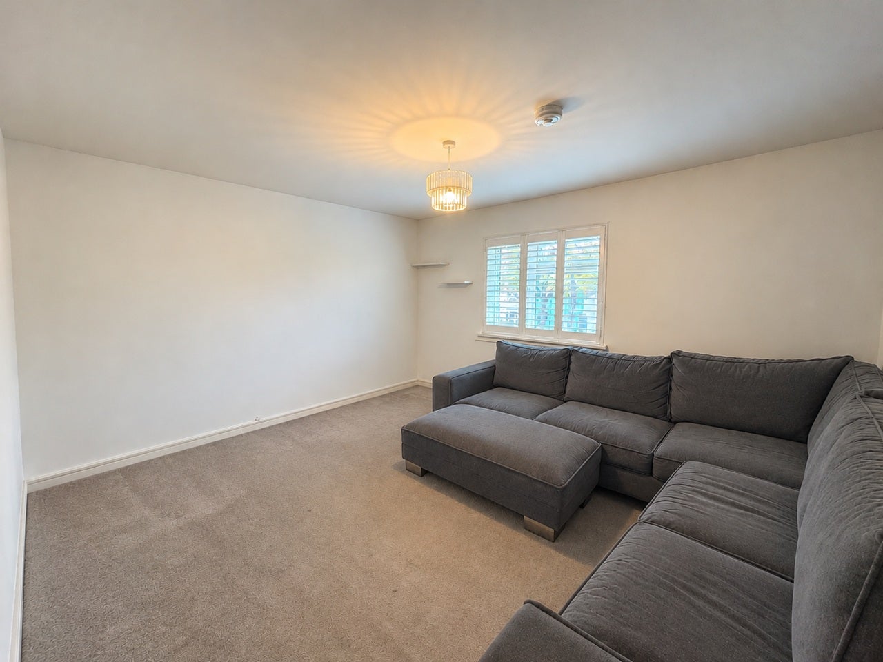 Flat Sandford Avenue in Epping Forest