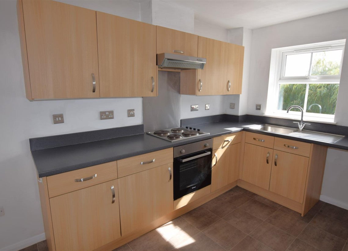 Flat Drapers Field in Coventry