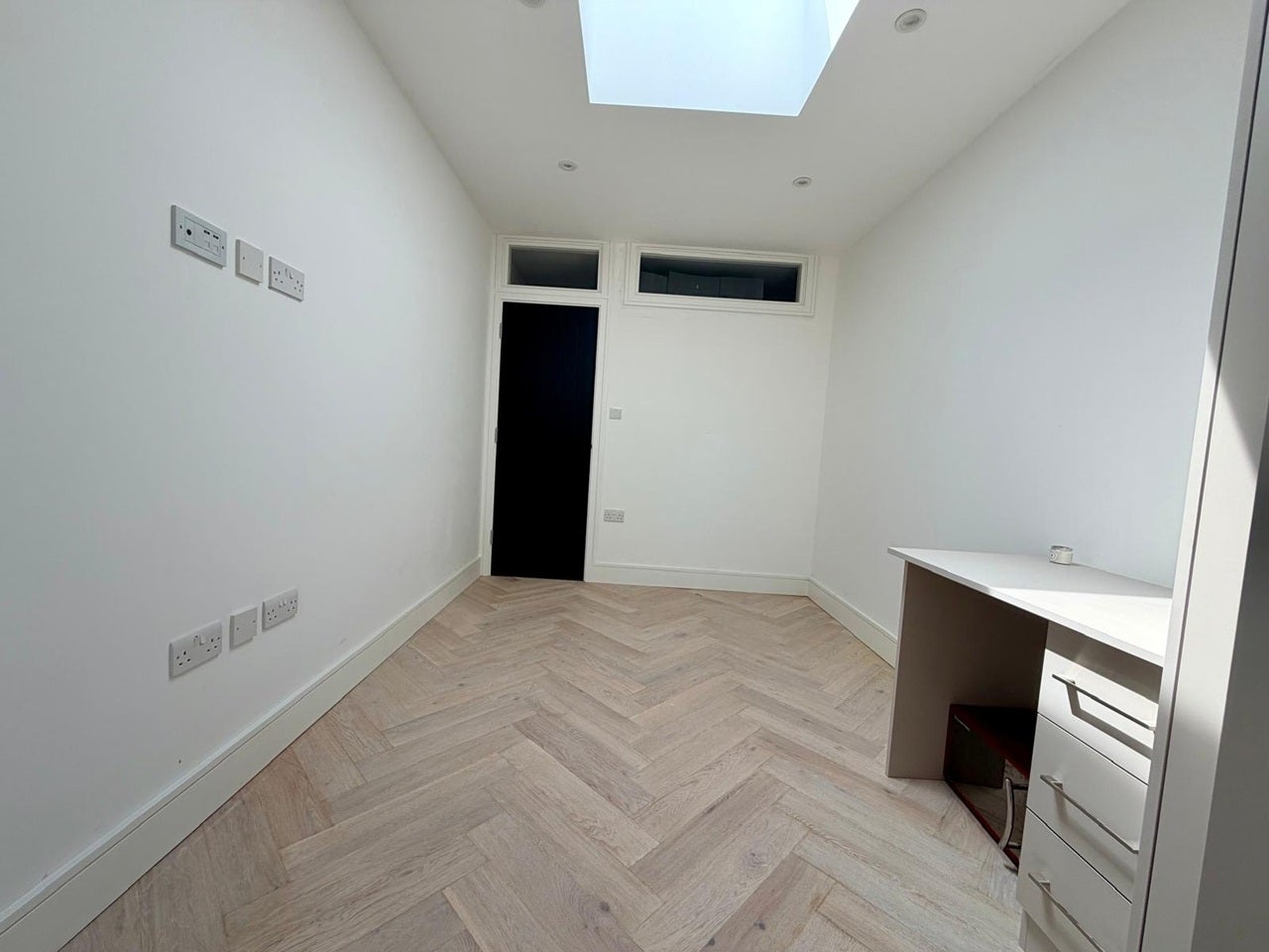 Flat Priory Way in Greater London