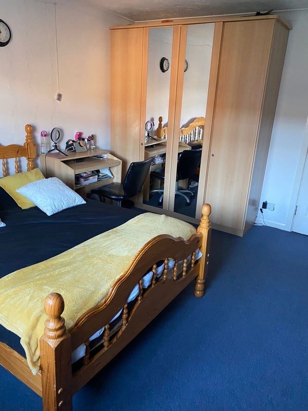 Room Maryland Road in Greater London