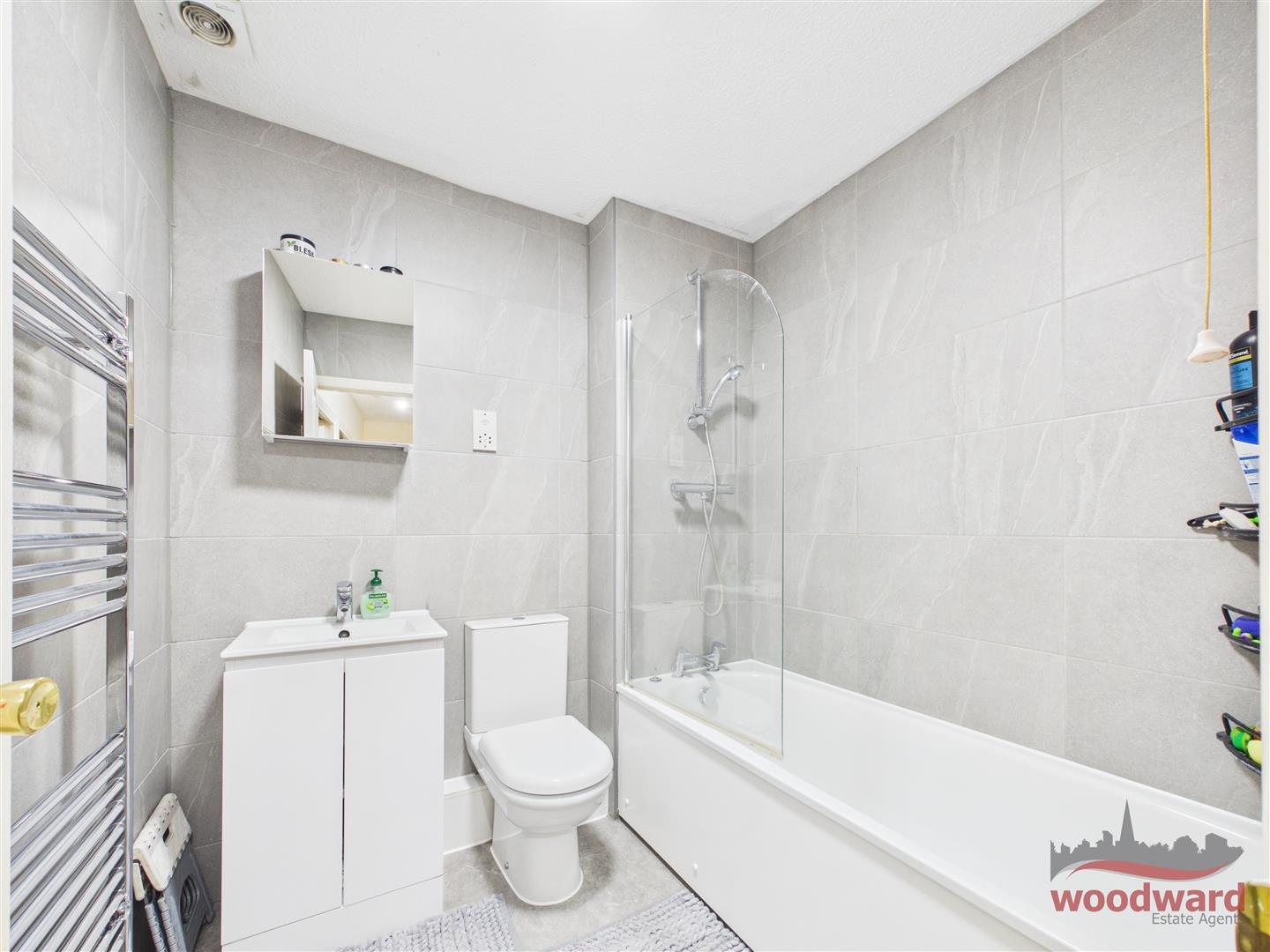 Flat Harrow View in Greater London