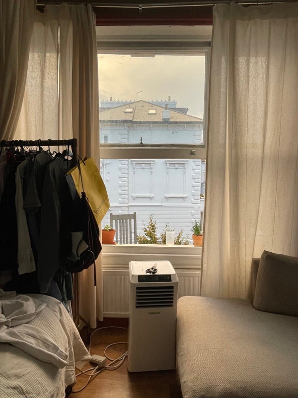 Flat Belsize Square in Greater London