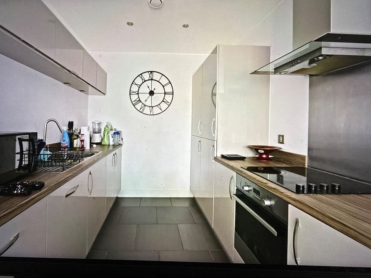 Flat Ebony Crescent in Greater London