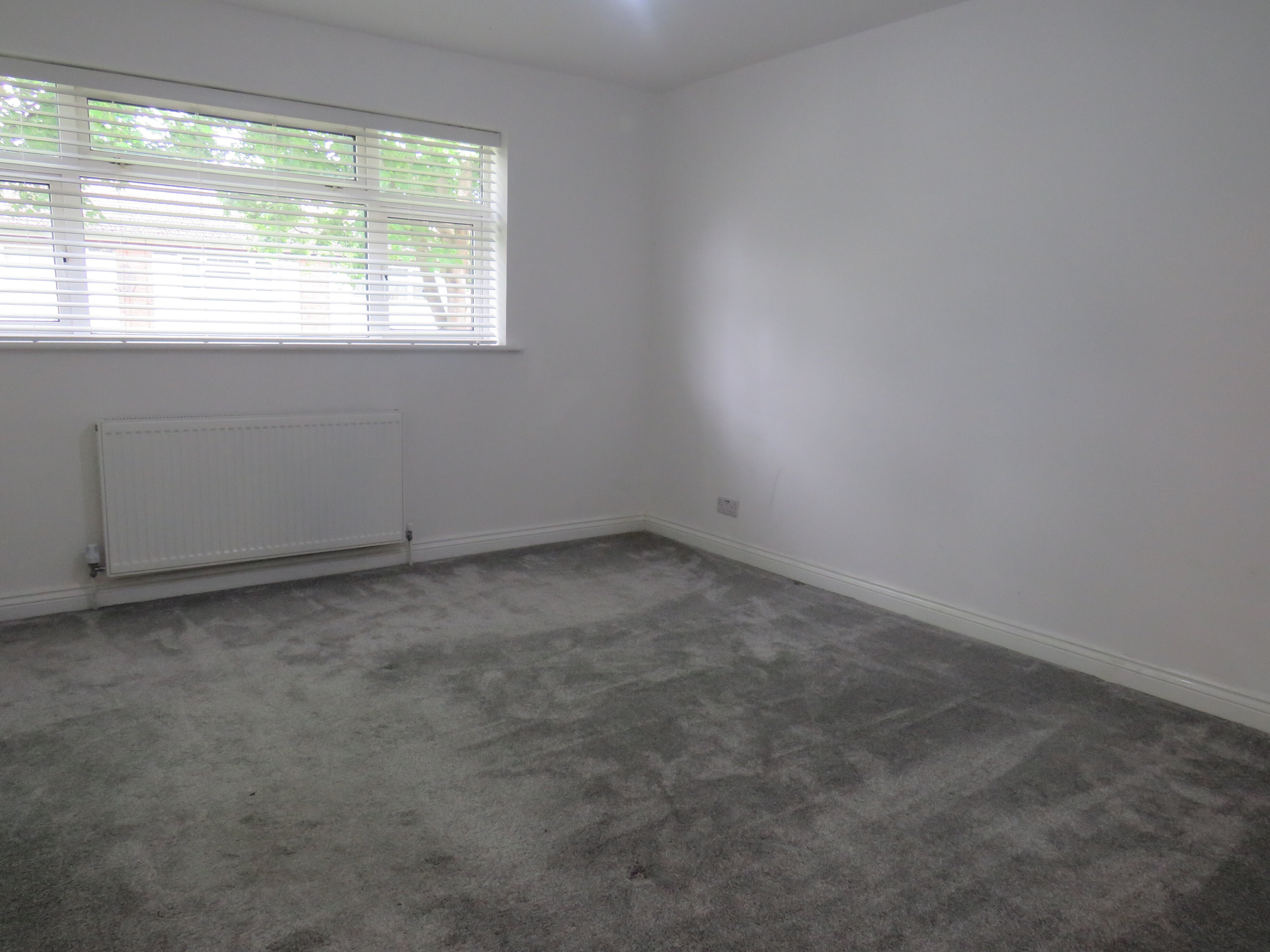 House Lynton Close in Warwick