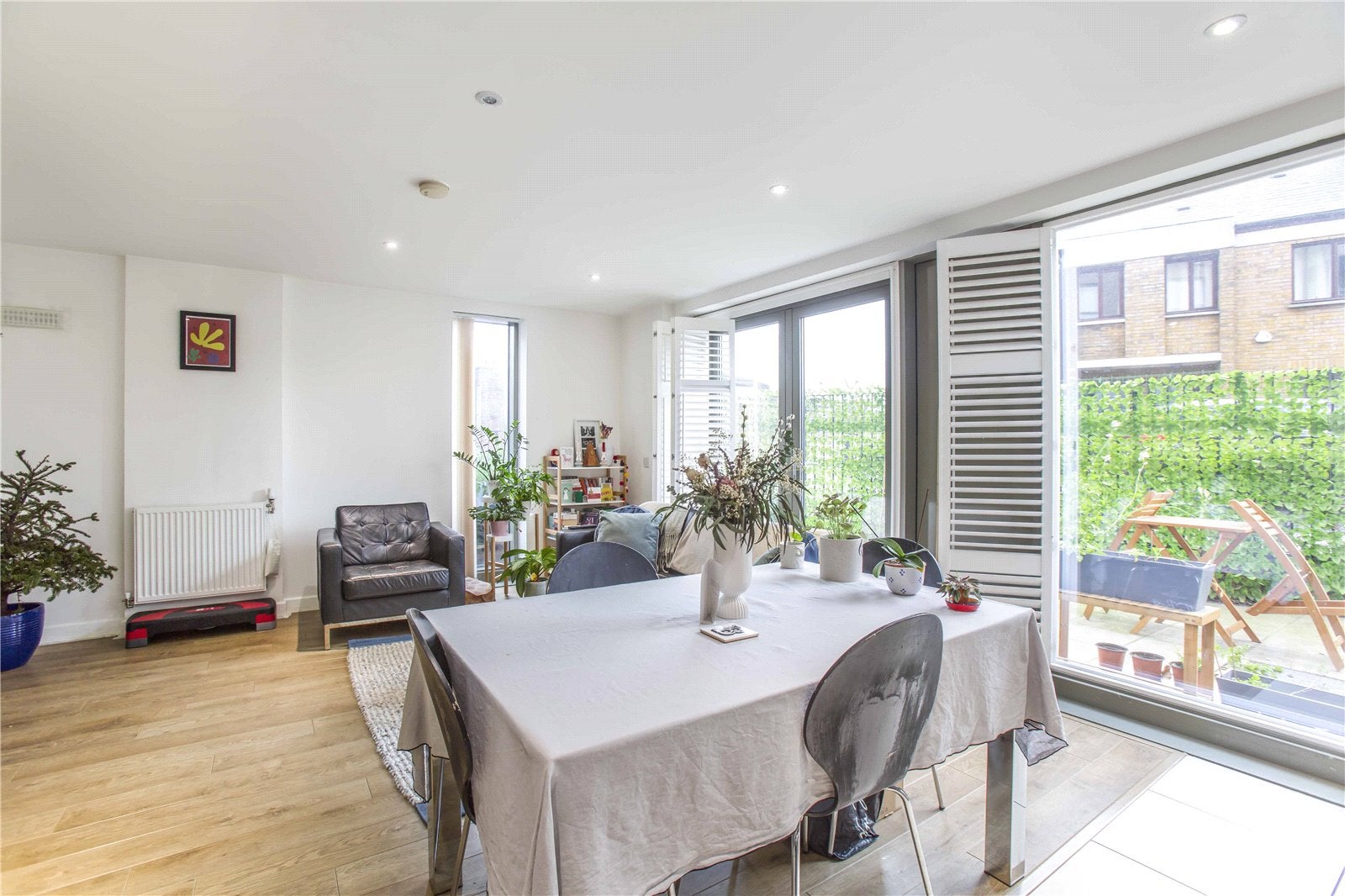 Flat Ben Jonson Road in Greater London