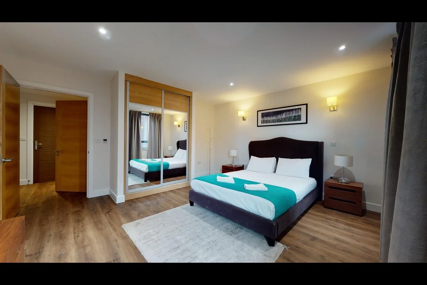 Flat Fairclough Street in Greater London