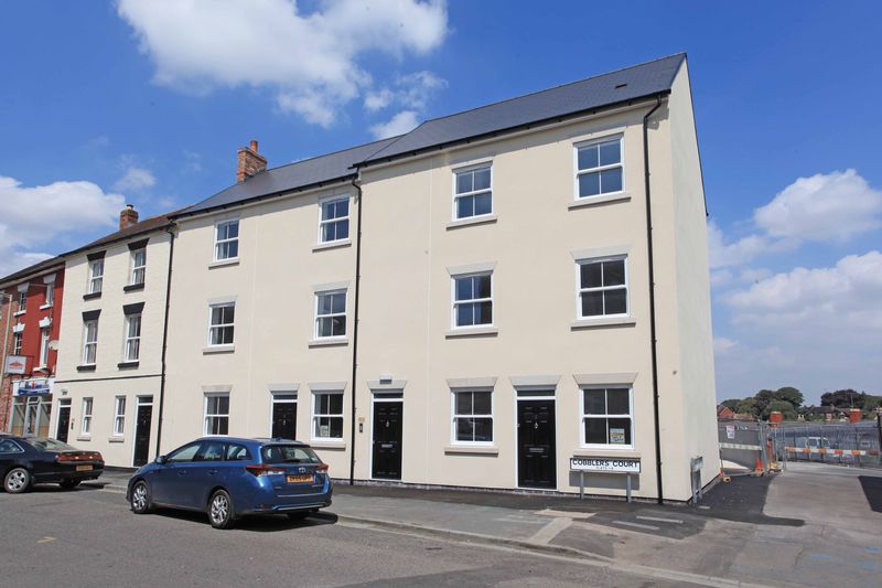 Flat Wesley Court in Ketley