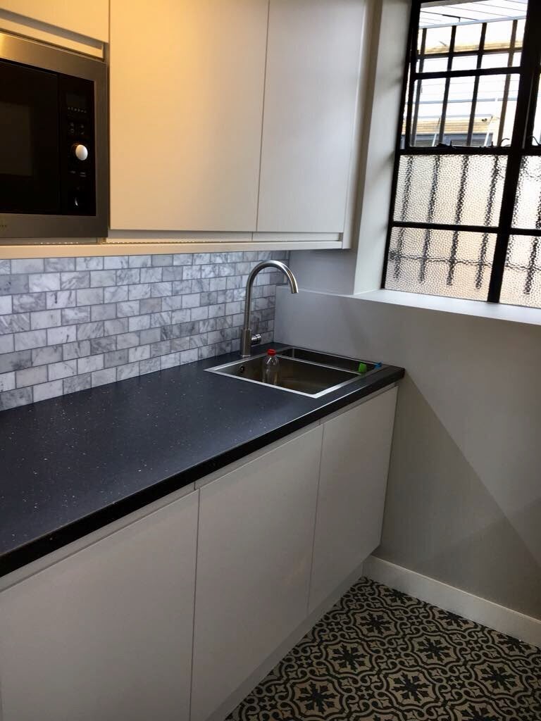 Flat Bevenden Street in Greater London