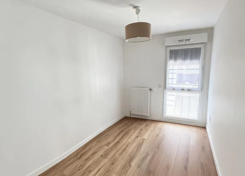 Flat Rue Jean-Jacques Rousseau in Romainville