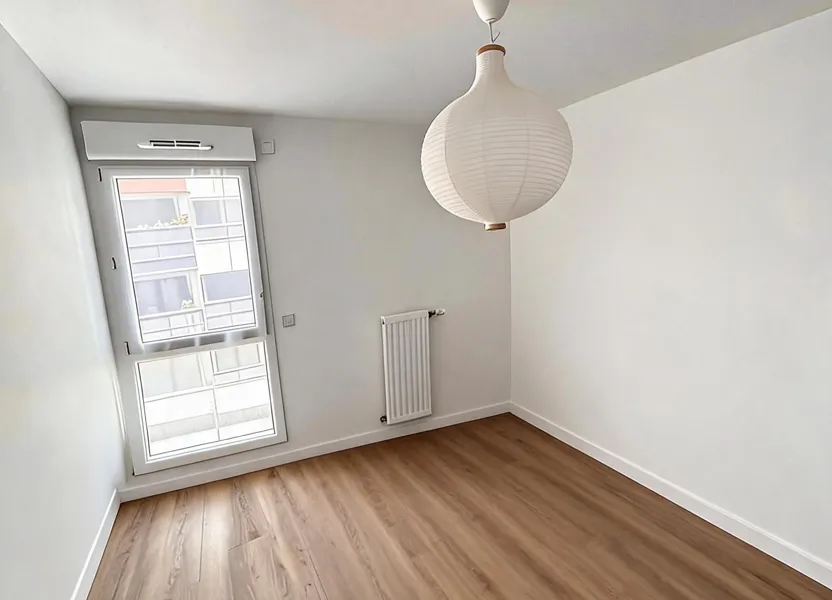 Flat Rue Jean-Jacques Rousseau in Romainville