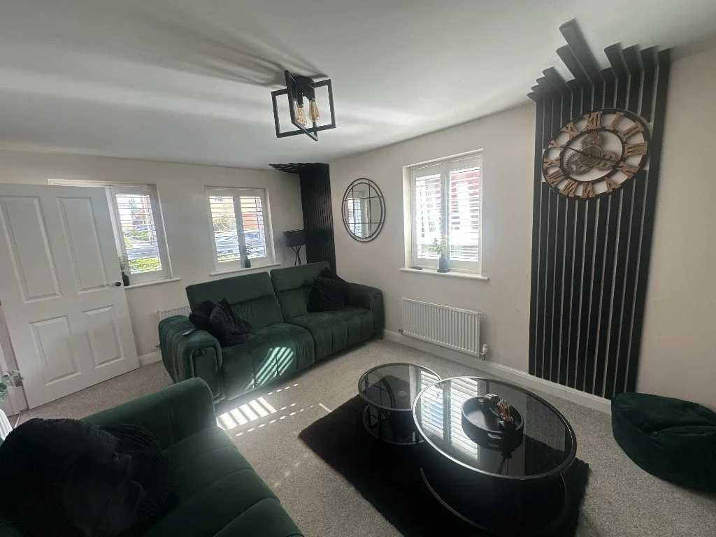 House Pinnels Road in Wellingborough