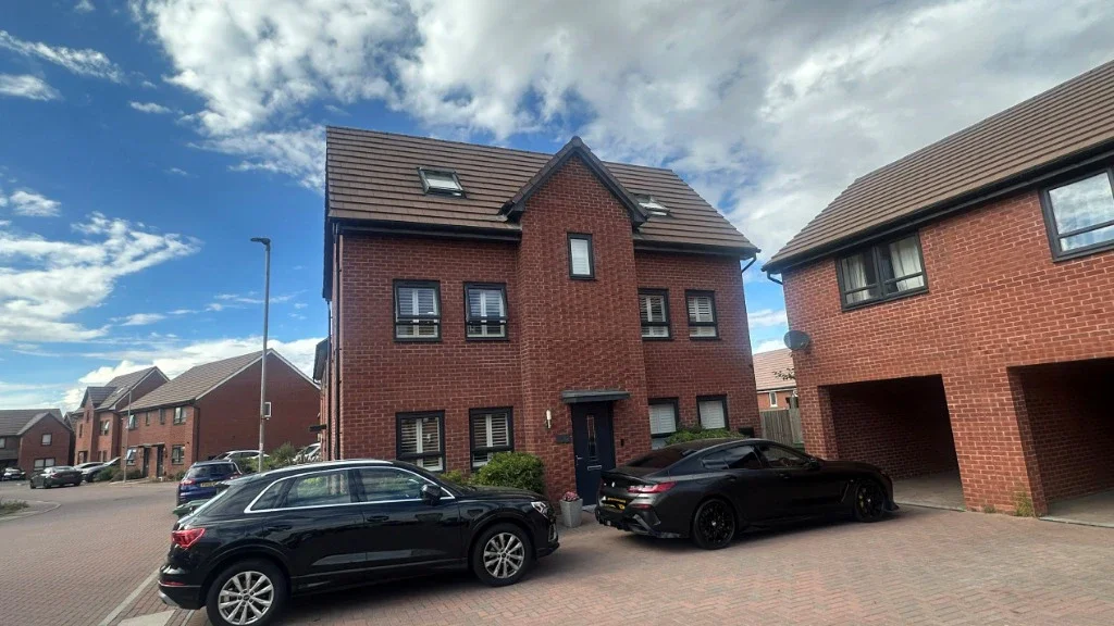 House Pinnels Road in Wellingborough