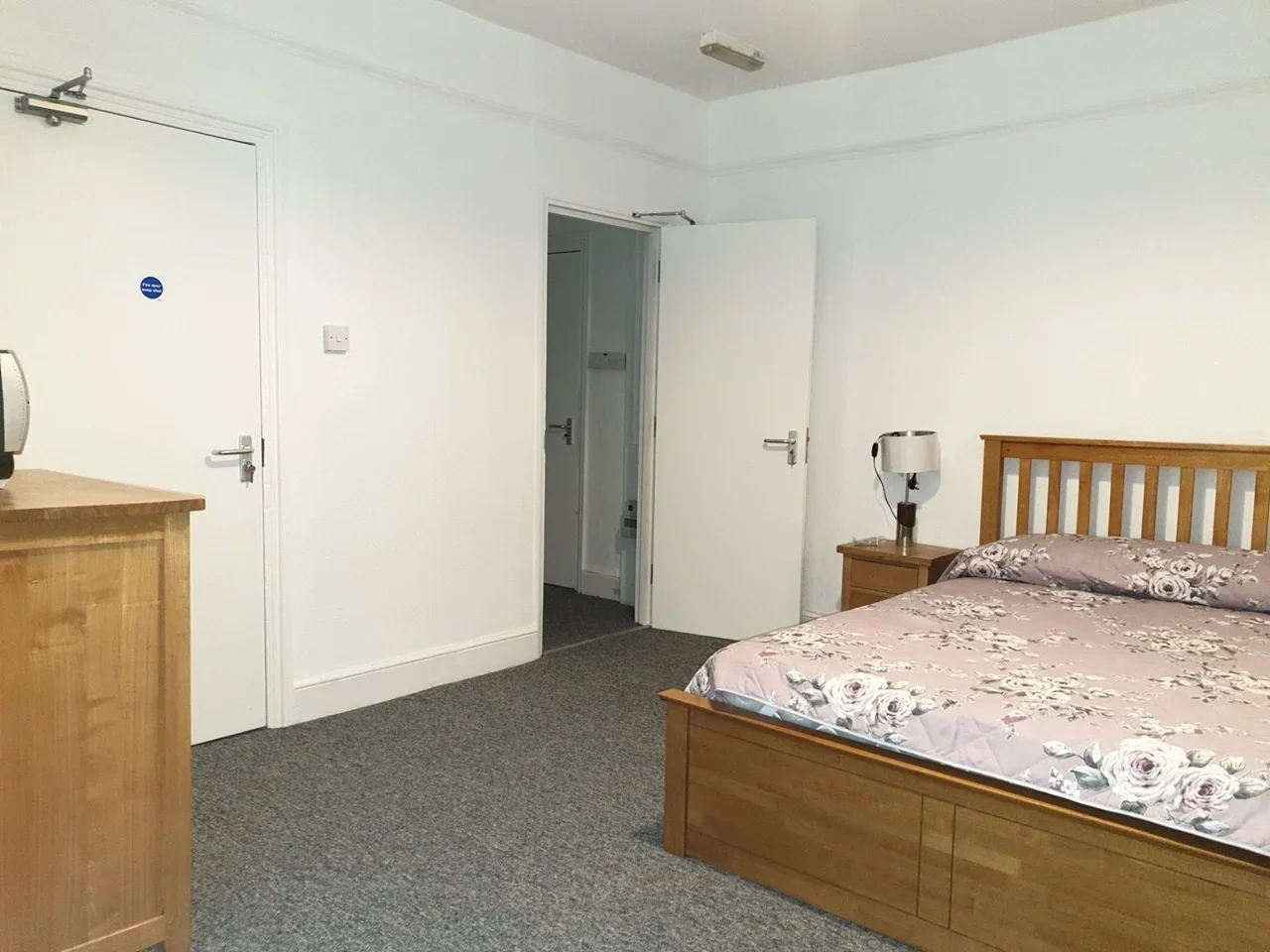 Room Boundary Road in Chatham