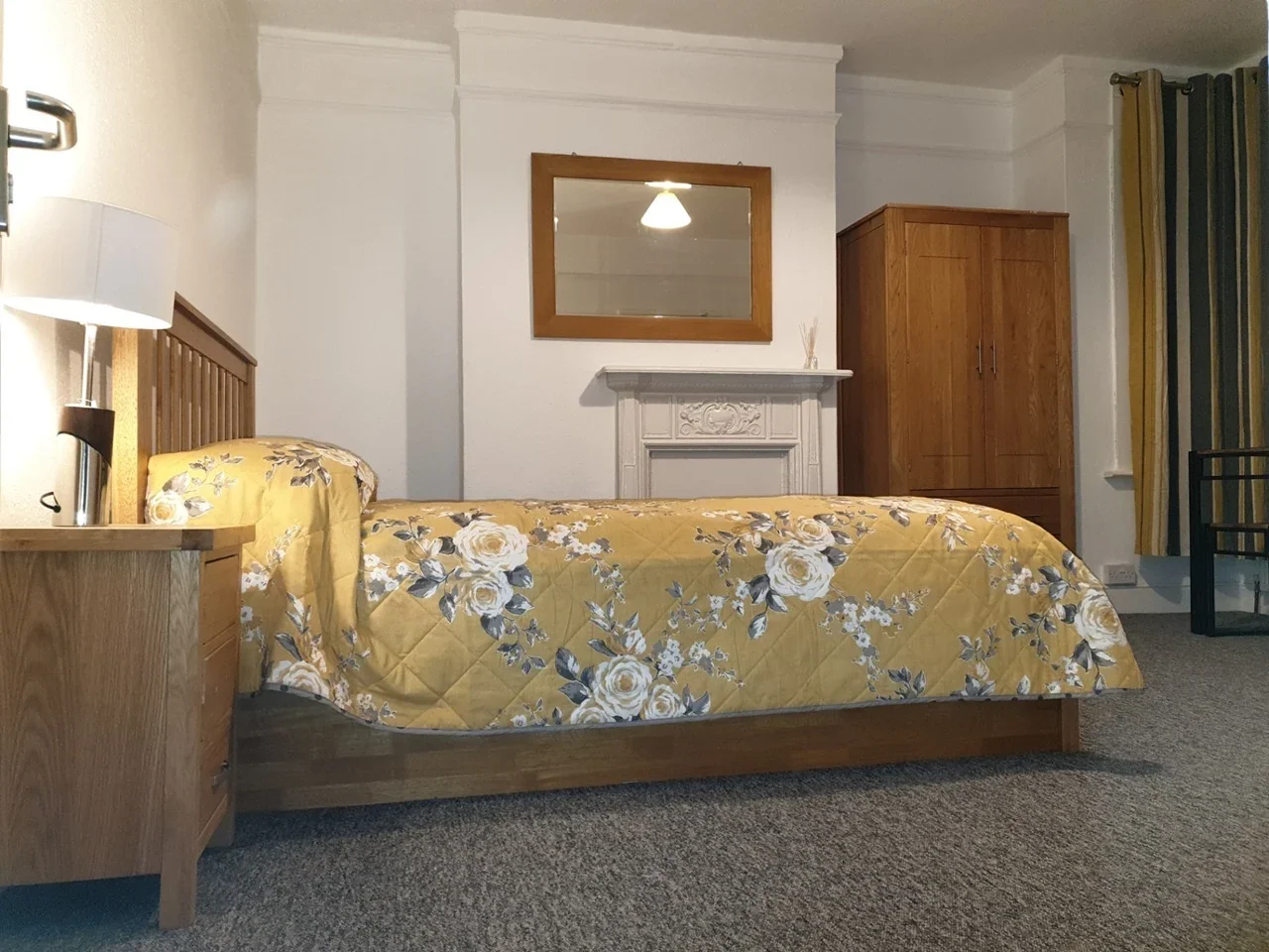 Room Boundary Road in Chatham