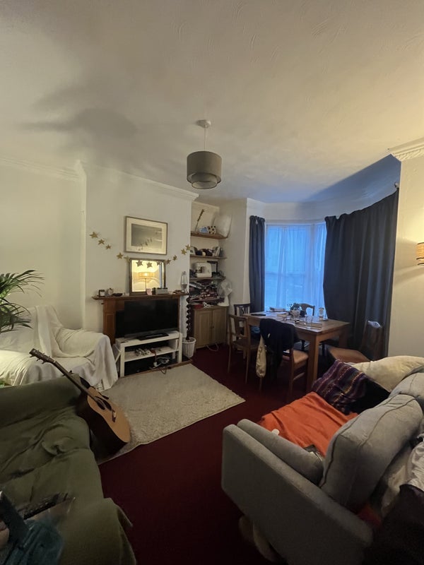 Room Camden Road in Bristol