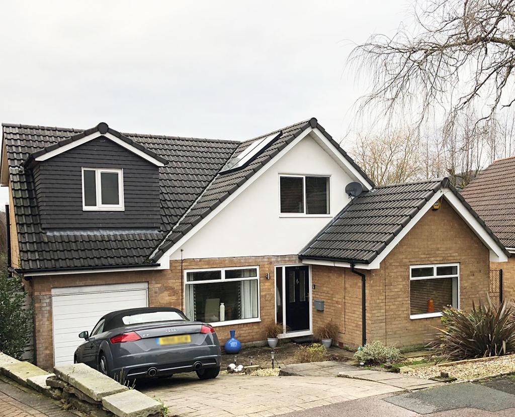 House Crosfield Avenue in Bury