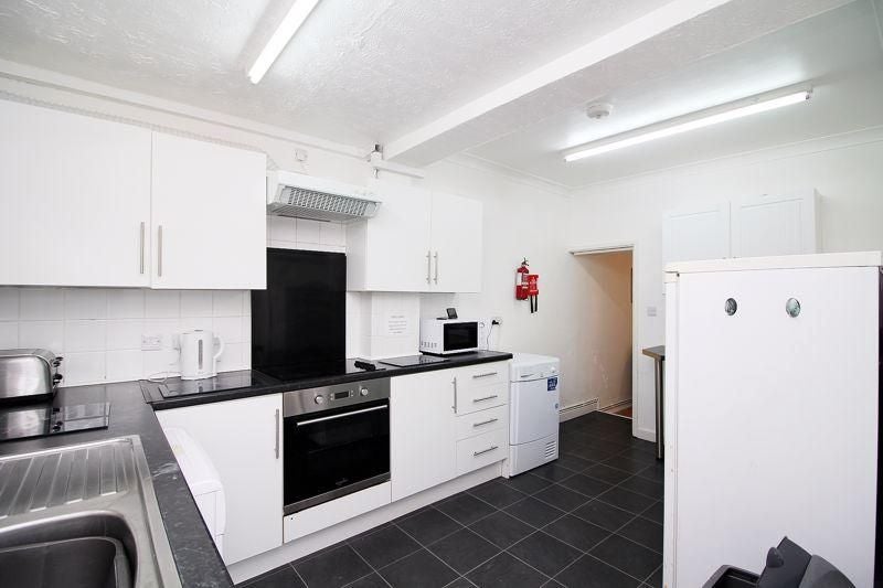 Flat Stow Hill in Pontypridd