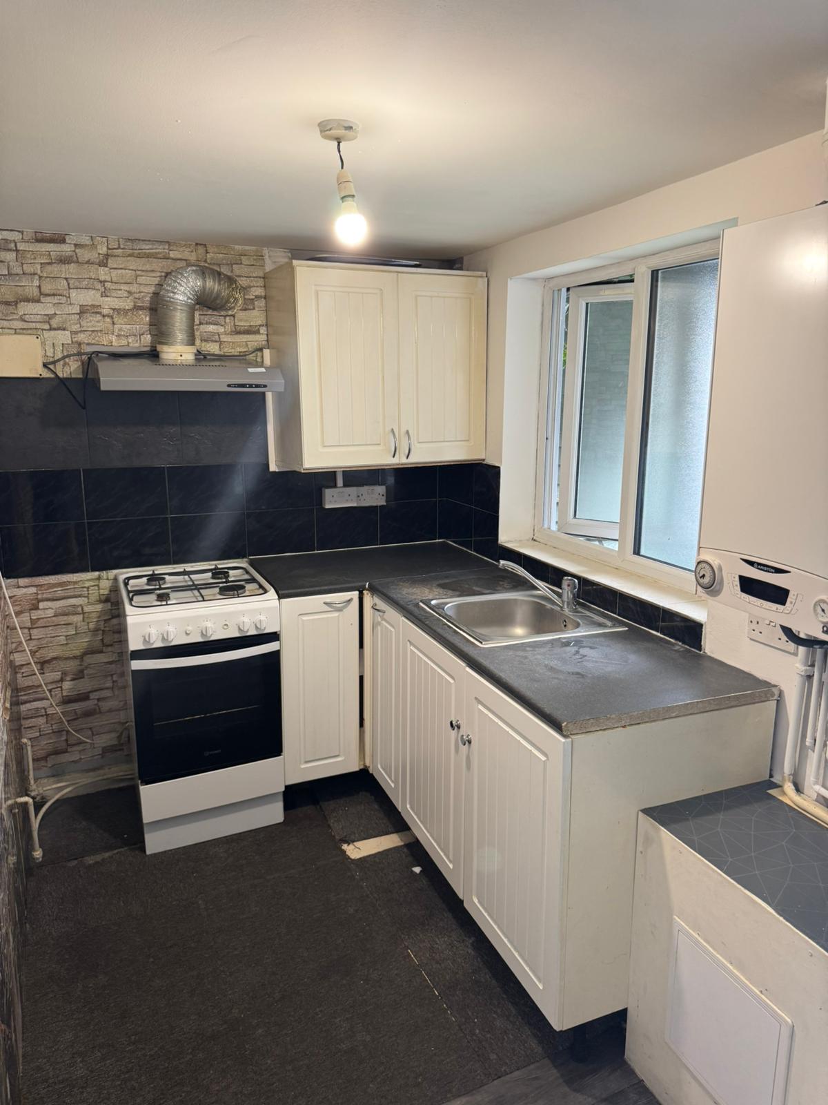 Room Mayesbrook Road in Greater London