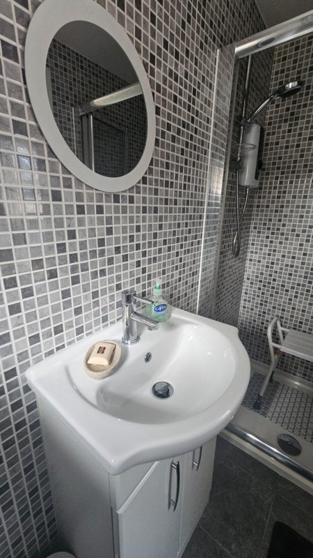 Flat Stonefield Close in Crawley
