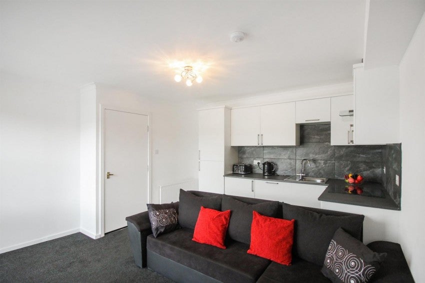 Flat Roslin Place in Aberdeen City