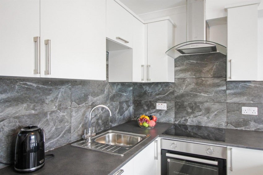 Flat Roslin Place in Aberdeen City