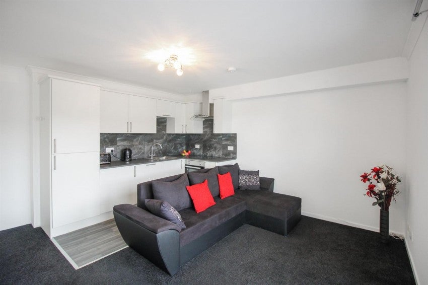 Flat Roslin Place in Aberdeen City