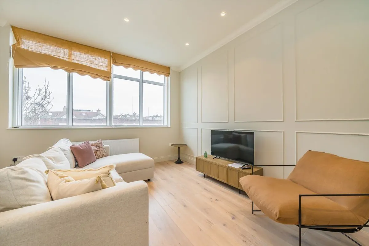 Flat Heath Road in Greater London