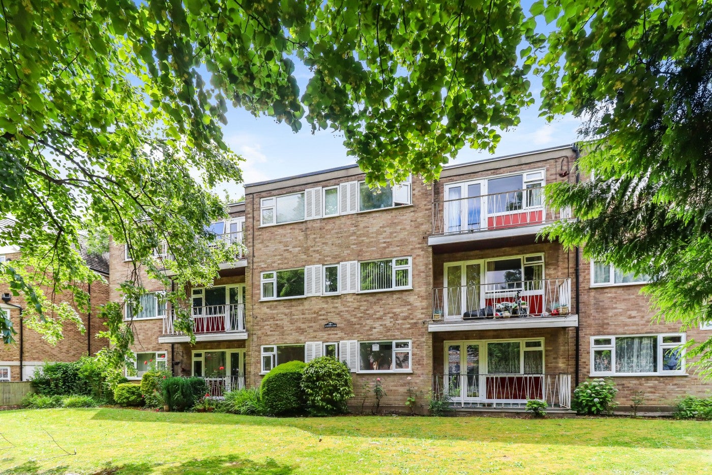 Flat Westfield Park in Greater London