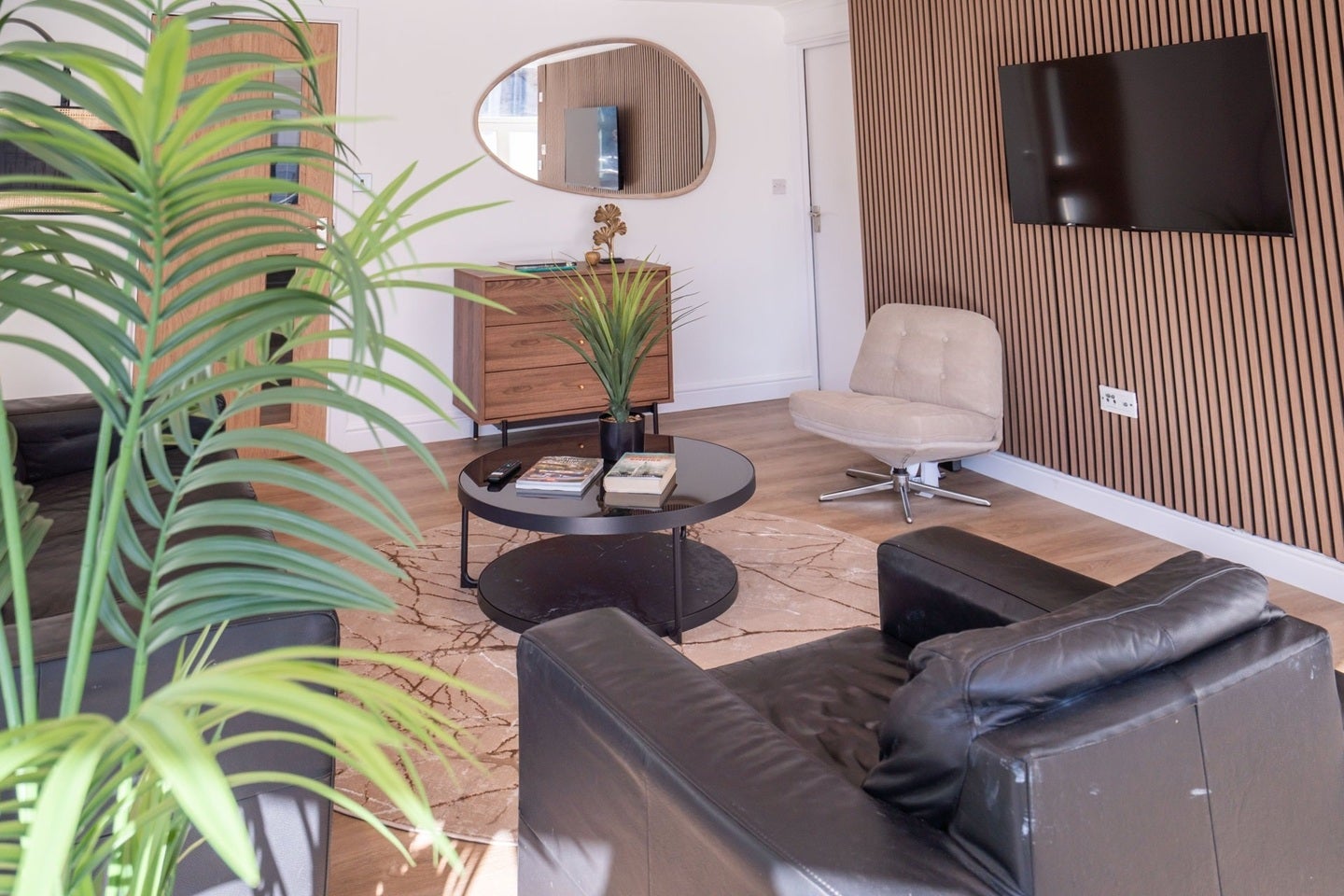 Flat Warrender Road in Greater London