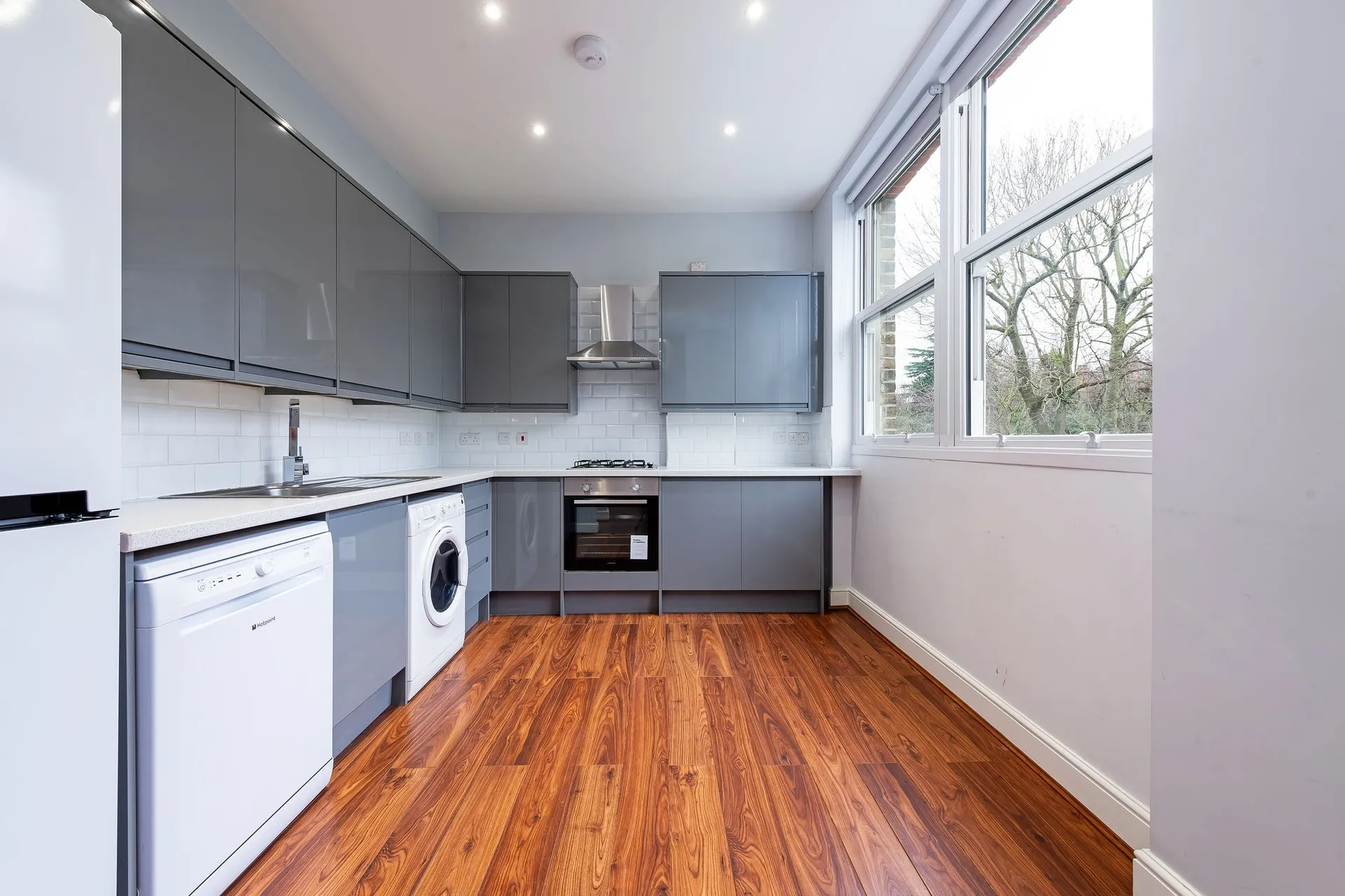 Flat Aberdare Gardens in Greater London