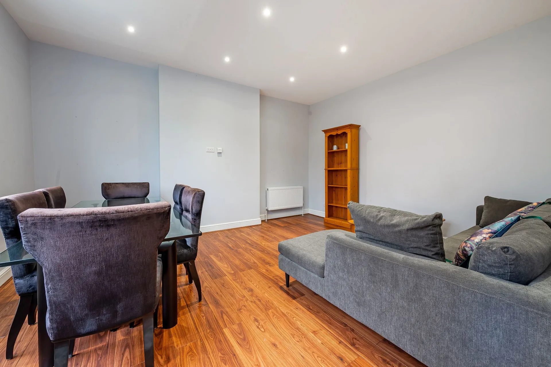 Flat Aberdare Gardens in Greater London