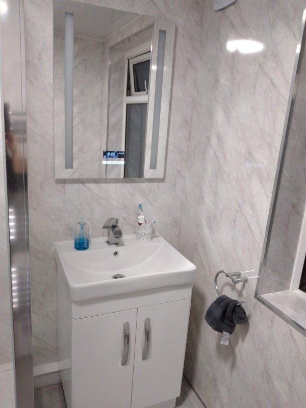 Room Kingfisher Avenue in Greater London