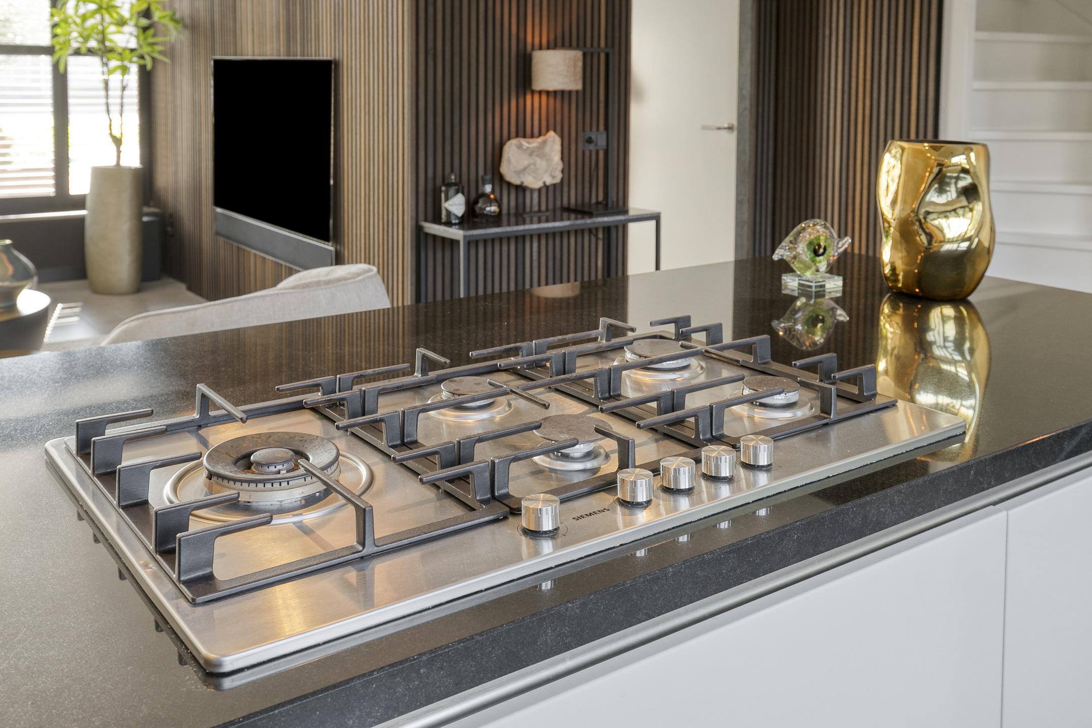 Tussenwoning te koop: Raadhuisstraat 93, Rosmalen